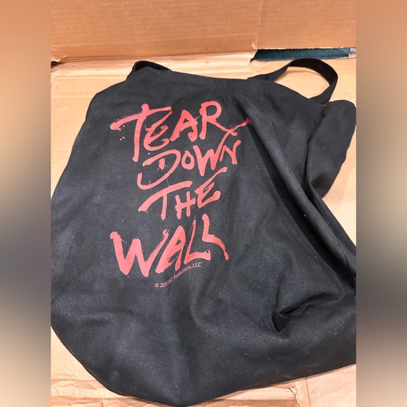 roger waters the wall live 2012 vip tour package - San Francisco Limited Edition - Picture 8 of 8